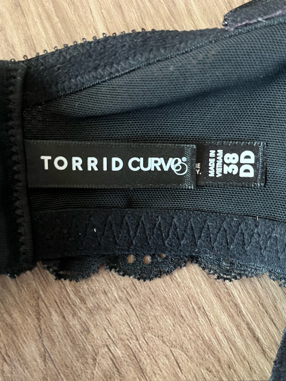 Torrid Curve Black Lace Push-Up Plunge Bra 38DD NWT - Picture 8 of 10
